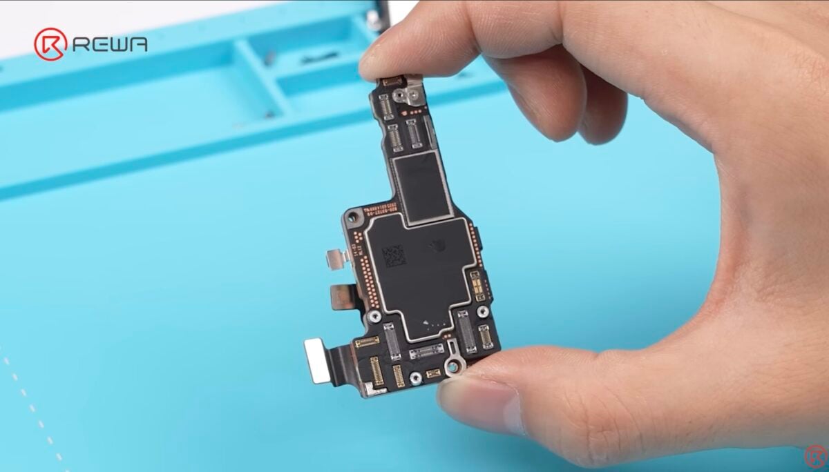 iPhone17 pro teardown_9