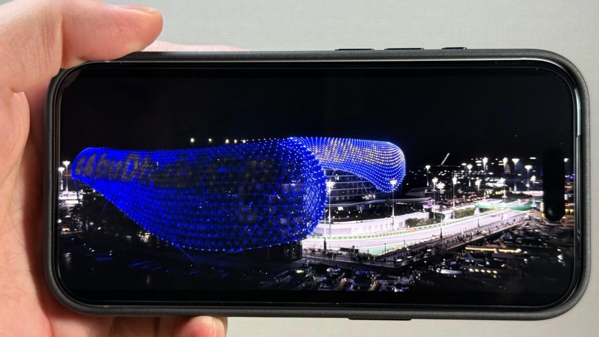 iPhone17 Pro Simplism 「貼るピタNEO」 ガラスフィルム レビュー