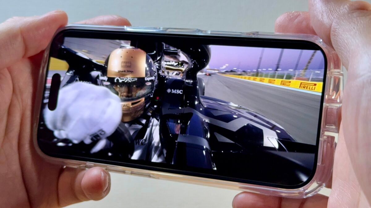 iPhone17 Pro Simplism 「[LIGHT SHIELD Solid] MagSafe対応 超精密設計 衝撃吸収 ハイブリッドクリアケース」レビュー