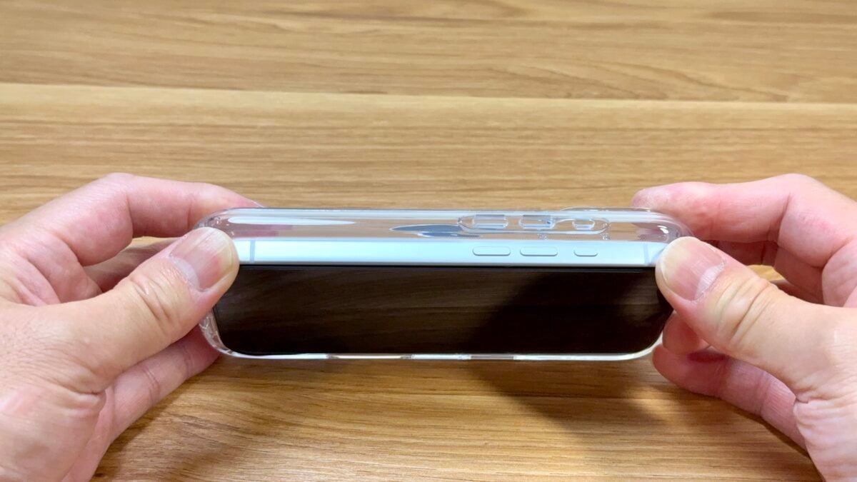 iPhone17 Pro Simplism 「[LIGHT SHIELD Solid] MagSafe対応 超精密設計 衝撃吸収 ハイブリッドクリアケース」レビュー