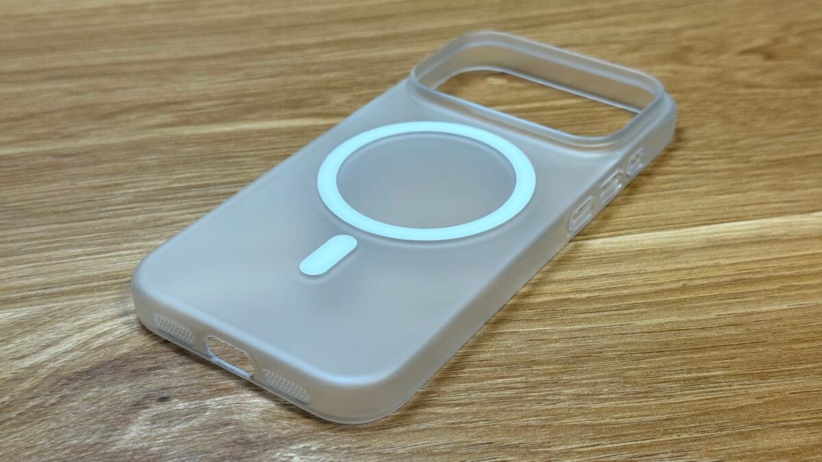 iPhone17 Pro Simplism 「[Silky Armor] MagSafe対応 シルキータッチケース（マットクリア）」レビュー