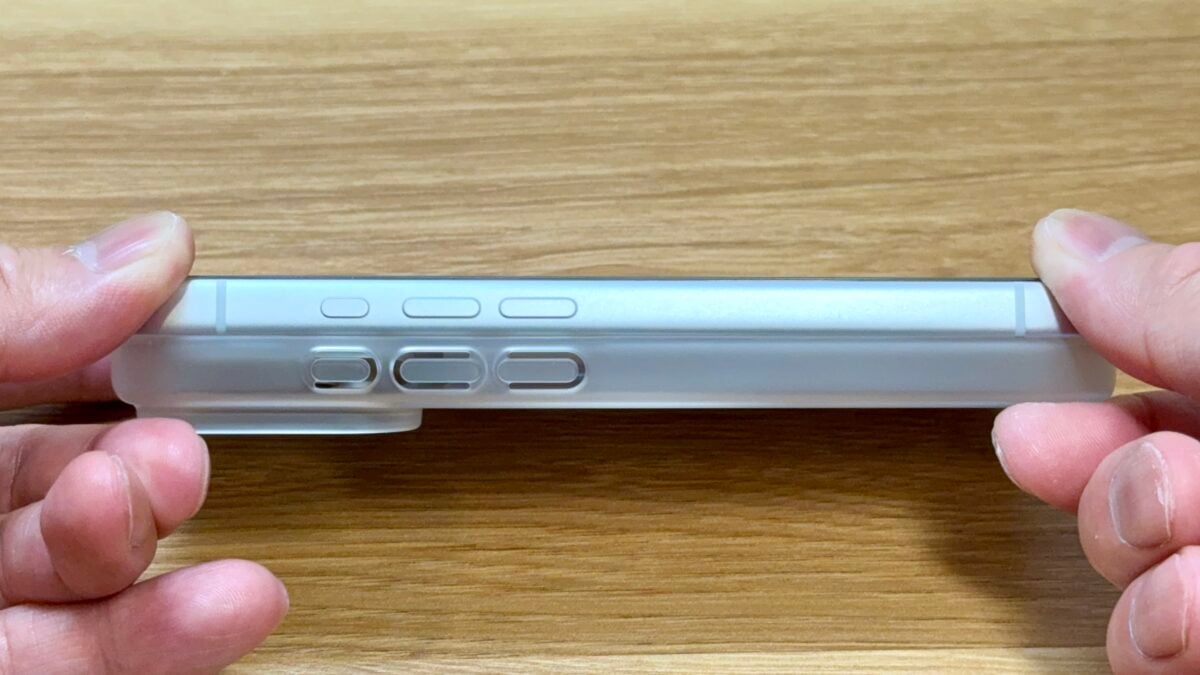 iPhone17 Pro Simplism 「[Silky Armor] MagSafe対応 シルキータッチケース（マットクリア）」レビュー