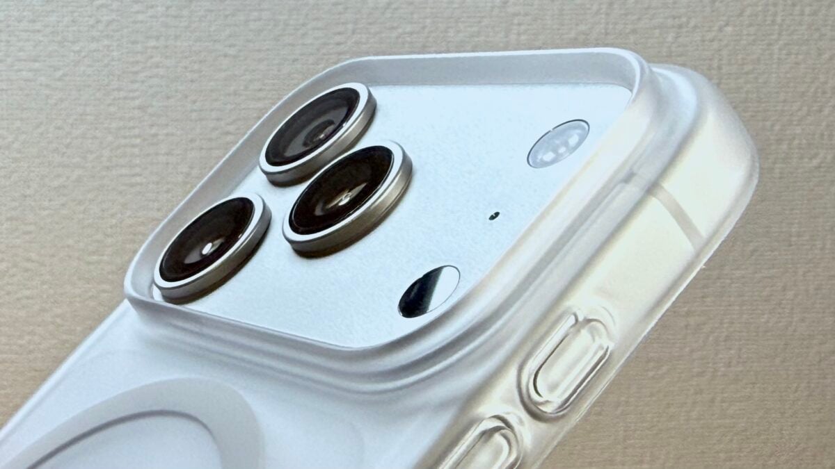 iPhone17 Pro Simplism 「[Silky Armor] MagSafe対応 シルキータッチケース（マットクリア）」レビュー