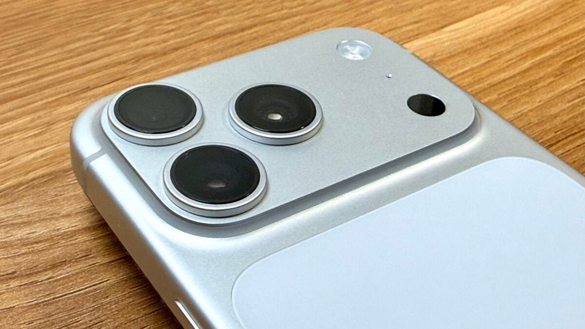 iPhone17 Pro Simplism 「[PicPro CUSHION] ゴリラガラス クリア カメラレンズ保護ガラス」レビュー