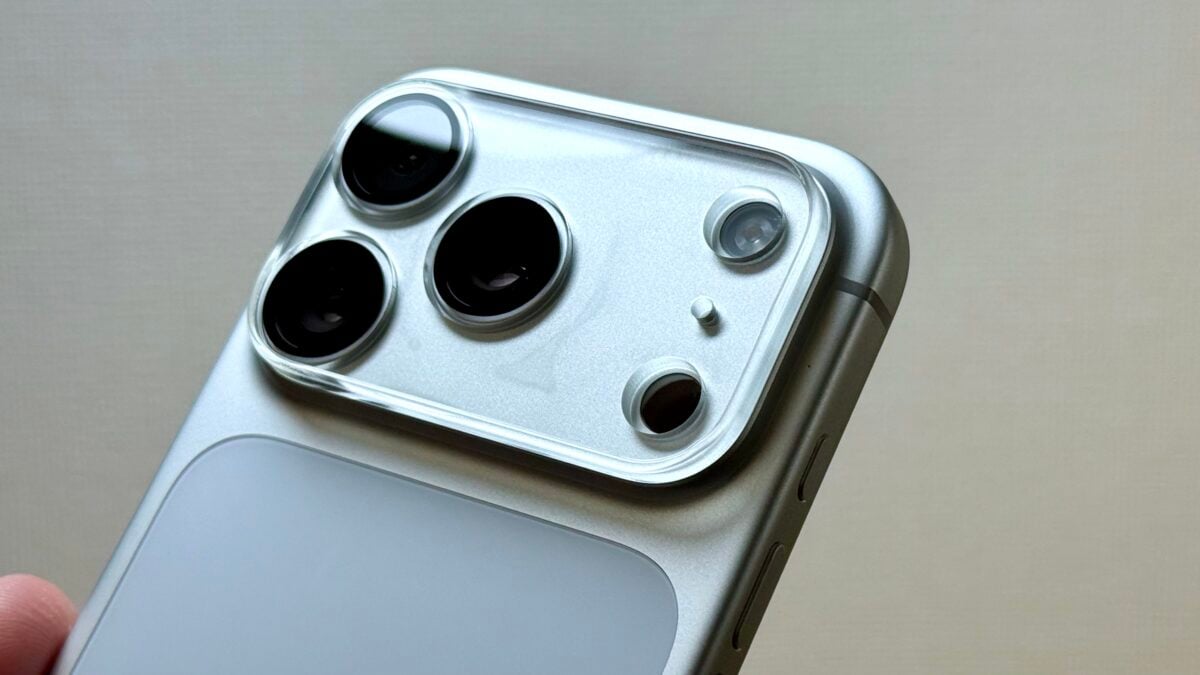 iPhone17 Pro Simplism 「[PicPro CUSHION] ゴリラガラス クリア カメラレンズ保護ガラス」レビュー