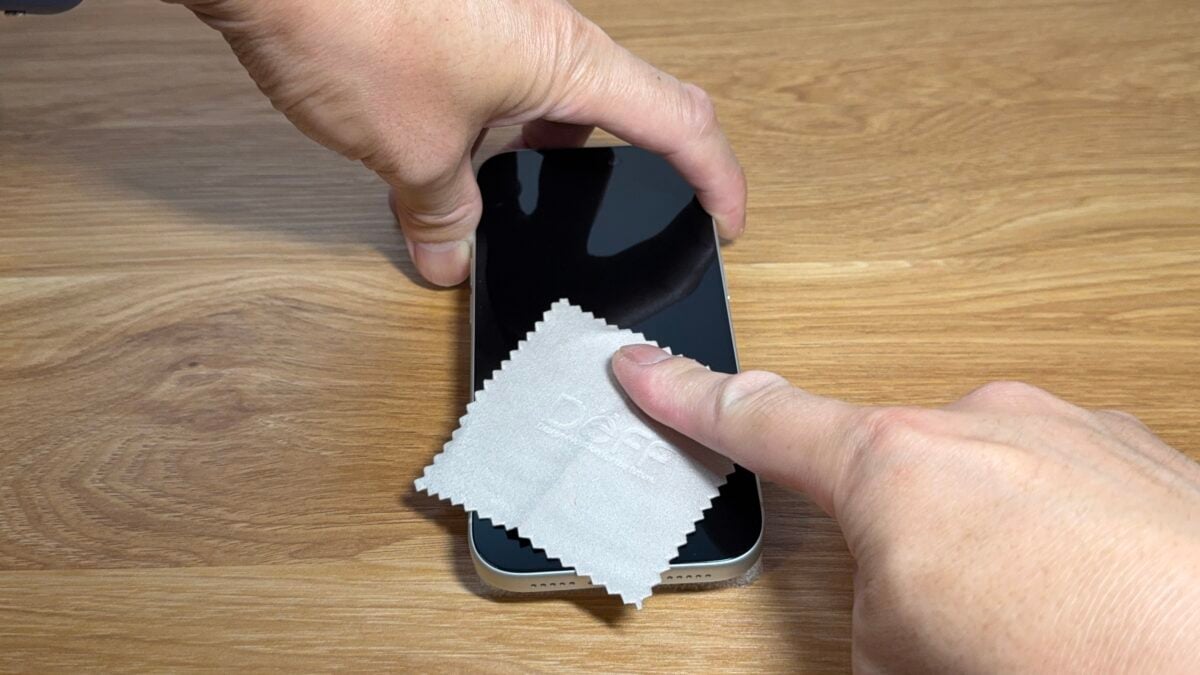 iPhone17 Pro Deff ガラスフィルム「ULTRA HARD GLASS」 レビュー