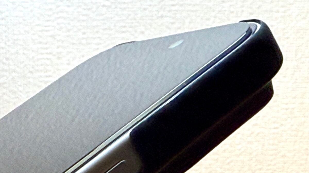 Deff 「Ultra Slim & Light Case DURO」「Ultra Slim & Light Case DURO Special Edition」 iPhone17 Pro レビュー