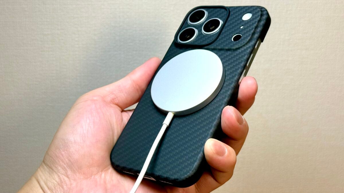 Deff 「Ultra Slim & Light Case DURO」「Ultra Slim & Light Case DURO Special Edition」 iPhone17 Pro レビュー