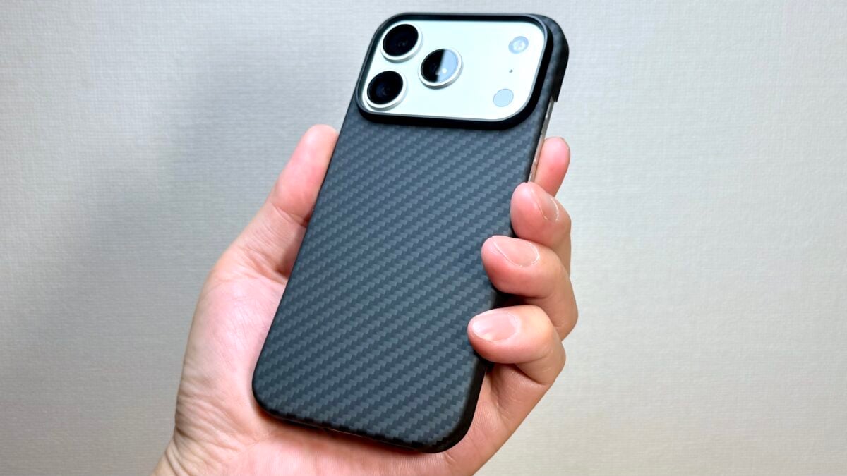 Deff 「Ultra Slim & Light Case DURO」「Ultra Slim & Light Case DURO Special Edition」 iPhone17 Pro レビュー