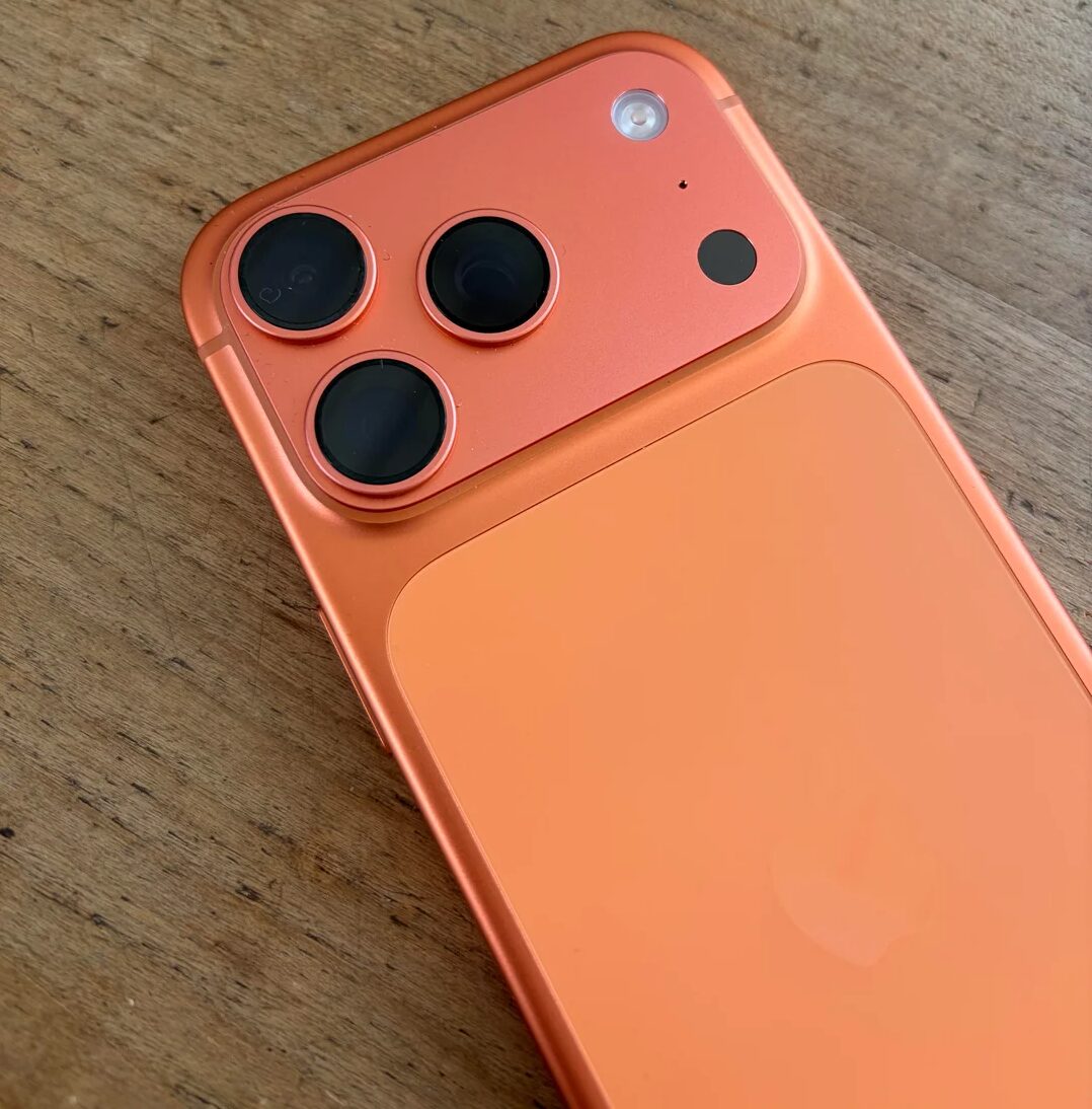 iphone17 pro orange issue_3