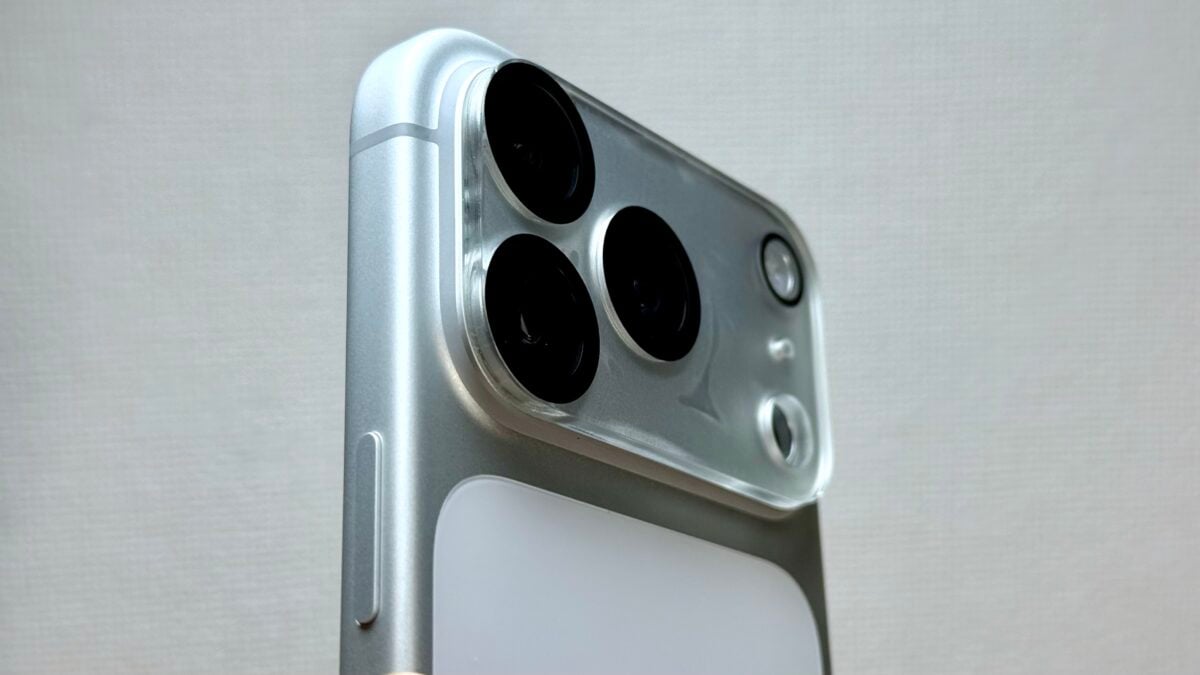 Deff カメラレンズカバー iPhone17 Pro レビュー