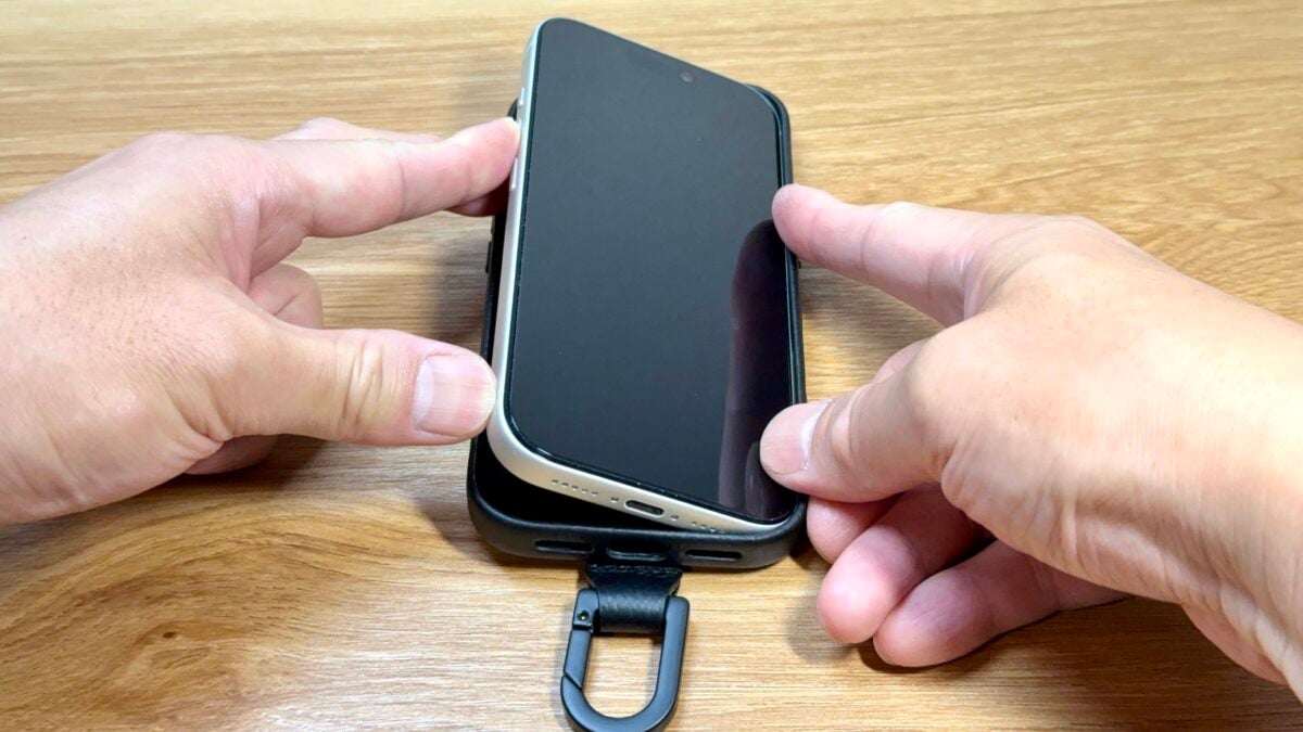 objcts.io デタッチャブルストラップ付スリムカードホルダー iPhone17 Pro レビュー