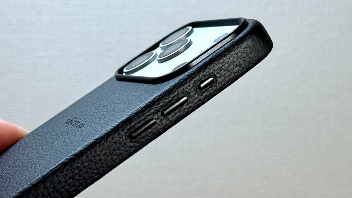 objcts.io デタッチャブルストラップ付スリムカードホルダー iPhone17 Pro レビュー