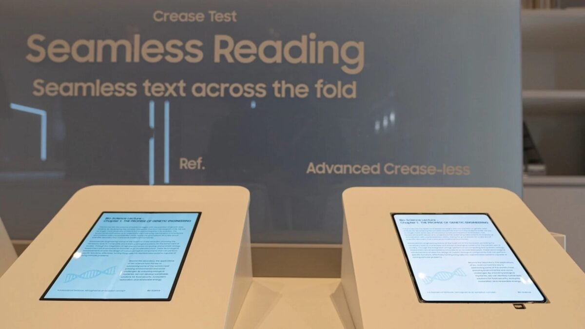 折りたたみiPhone向けOLEDがCESで展示！？折り目がないのを確認