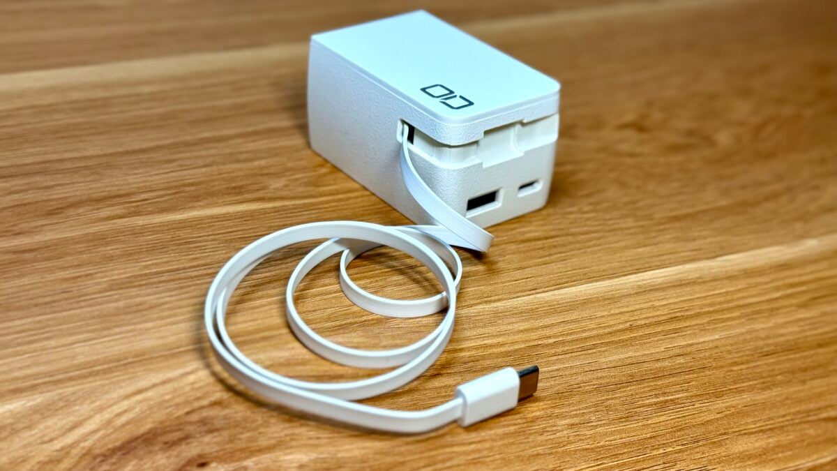 CIO「Polaris STICK Built in CORD REEL」レビュー