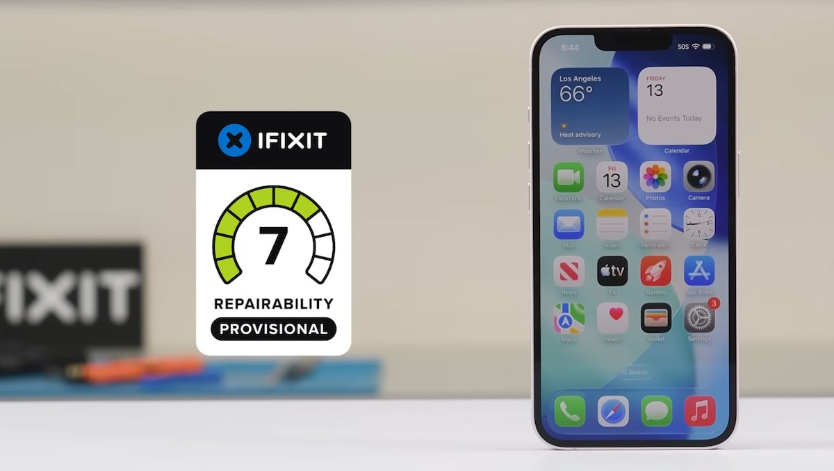 iPhone17eを分解し内部を確認〜iPhone16eと驚くほど似通った構成と部品