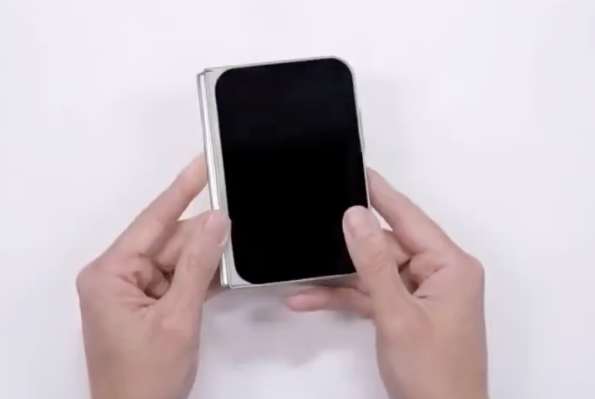iPhone Fold concept video_10