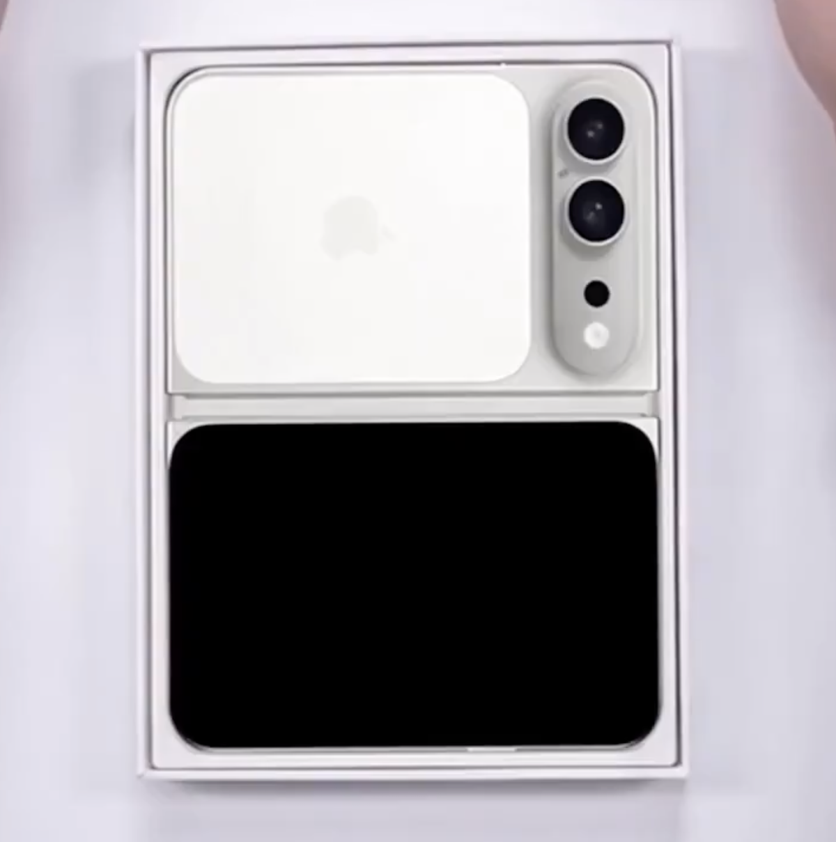 iPhone Fold concept video_4