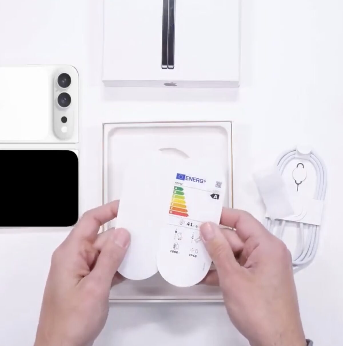 iPhone Fold concept video_7