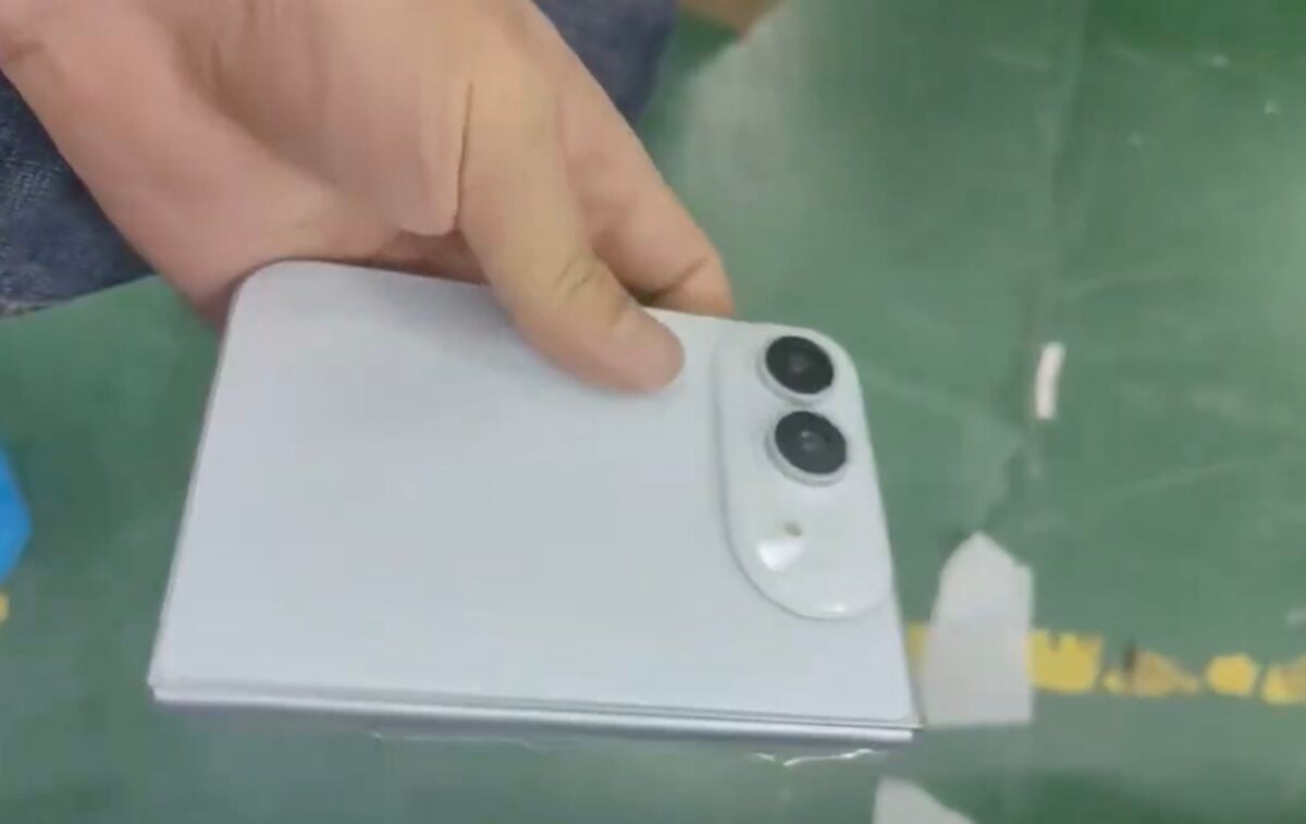 折りたたみiPhoneの「ホワイト」はこんな感じ？モック動画登場