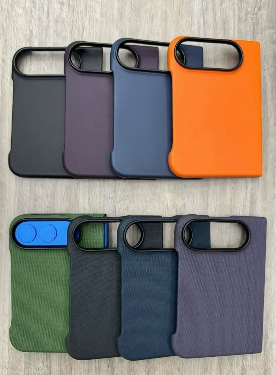 折りたたみiPhone向け純正風ケース画像が投稿〜特徴を確認