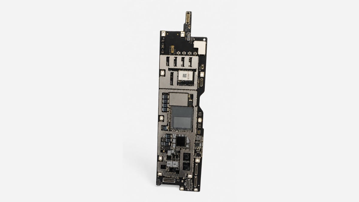 新型iPad miniはA20搭載か〜マザーボードの画像が投稿
