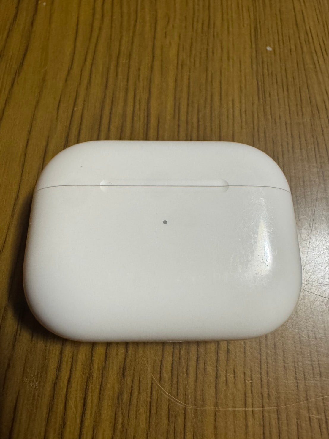 小傷が数カ所ついたAirPods Pro(第2世代)