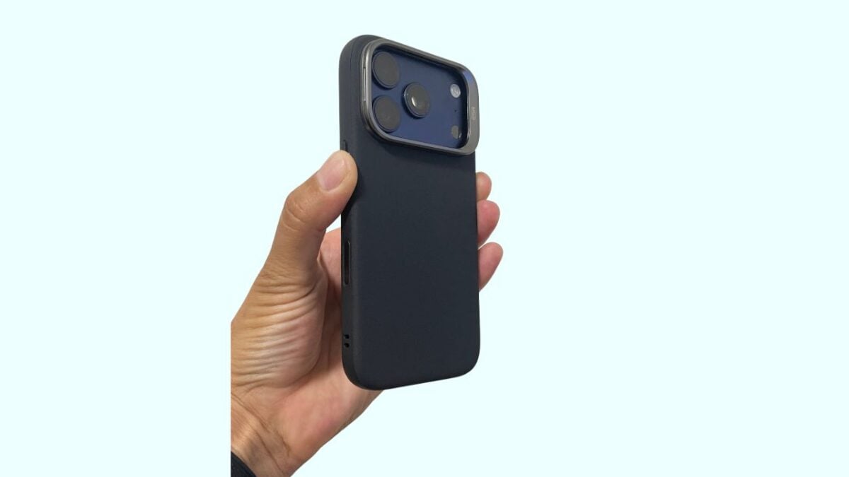 ブラックをiPhone17 Proに装着した状態