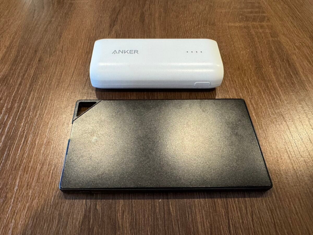 Anker 321 Power BankとTNTOR WT-H500のモバイルバッテリー2台